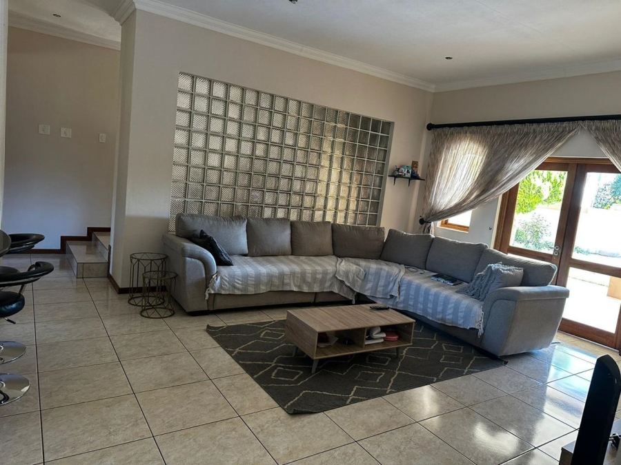 To Let 5 Bedroom Property for Rent in Mmabatho Unit 10 North West